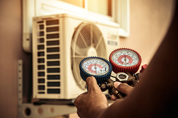 Professional Hvac technician working in Spring Glen, NY